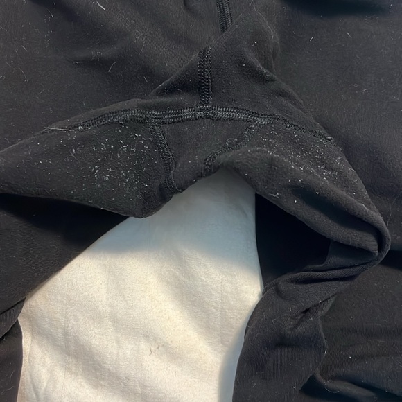 Lululemon Wunder Under Crops - Picture 3 of 4